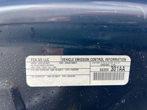 Used 2018 Jeep Grand Cherokee Laredo AWD/4WD image 36