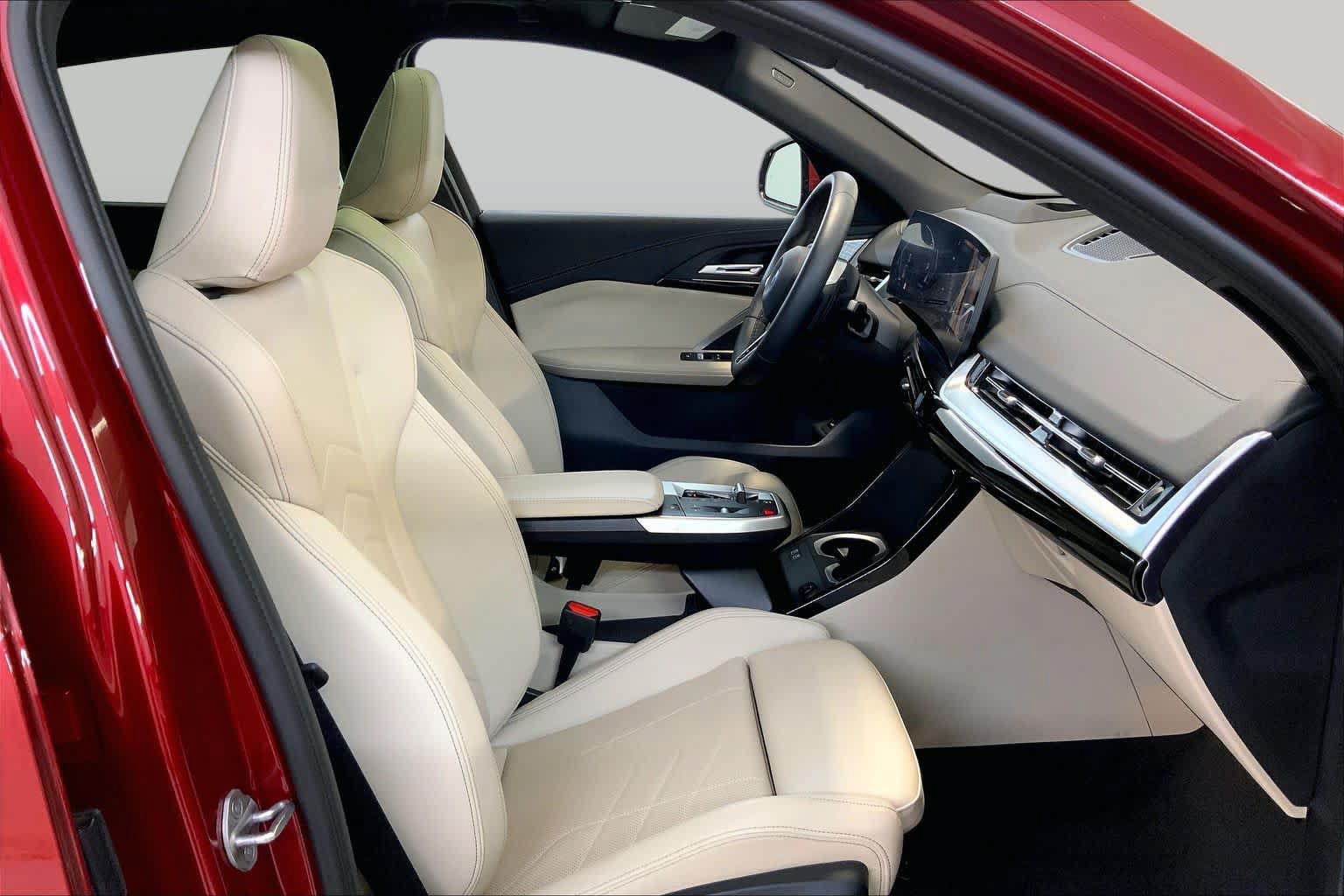 Used 2025 BMW X2 xDrive28i w/ Premium Package AWD/4WD image 8