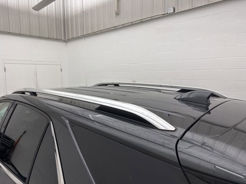 Used 2018 Chevrolet Equinox Premier FWD image 12