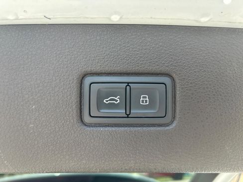 Used 2018 Audi Q7 3.0T Prestige AWD/4WD image 26