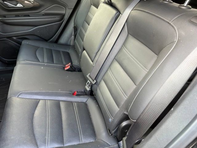 Used 2023 GMC Terrain Denali w/ Denali Premium Package AWD/4WD image 10