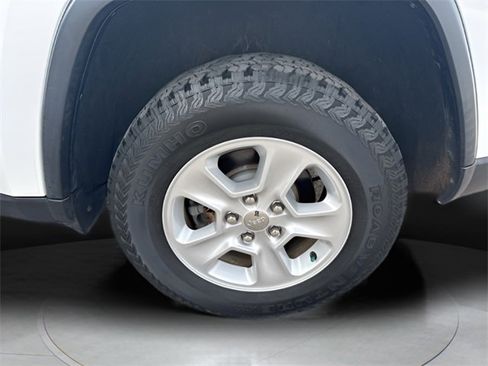 Used 2017 Jeep Grand Cherokee Laredo w/ Quick Order Package 23E image 20