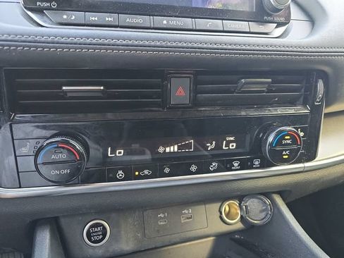 Used 2021 Nissan Rogue SV w/ Premium Package FWD image 20