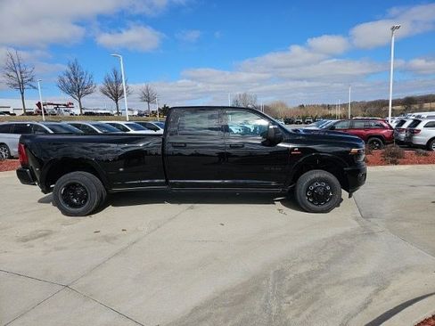 New 2026 RAM 3500 Limited AWD/4WD image 7