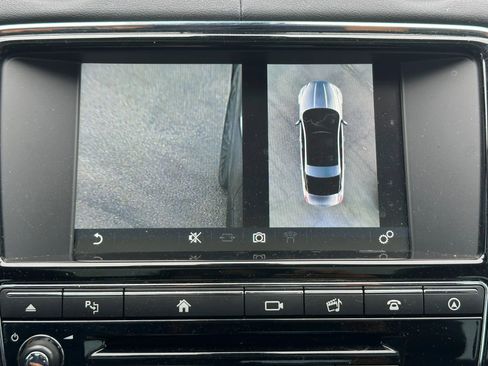 Used 2016 Jaguar XJ R-Sport RWD image 51