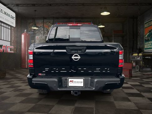Used 2025 Nissan Frontier SV w/ SV Convenience Package RWD image 4