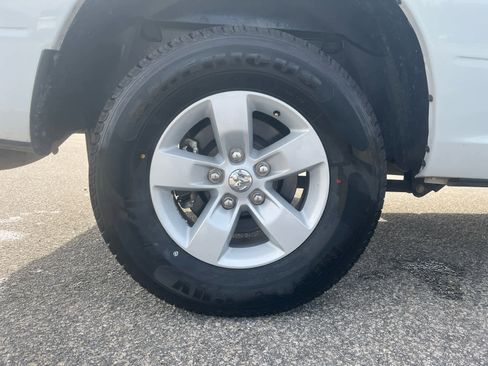 Used 2022 RAM 1500 Classic SLT image 34