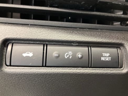 Used 2025 Nissan Altima 2.5 SV image 13