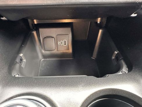 Used 2025 Ford Explorer ST-Line image 26