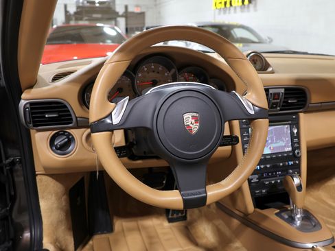 Used 2011 Porsche 911 Cabriolet image 44