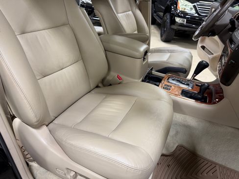 Used 2007 Toyota Land Cruiser AWD/4WD image 27
