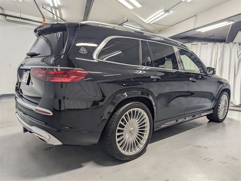 Used 2024 Mercedes-Benz Maybach GLS 600 4MATIC image 3