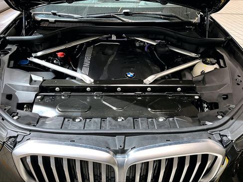 Used 2024 BMW X5 xDrive40i w/ Premium Package AWD/4WD image 29