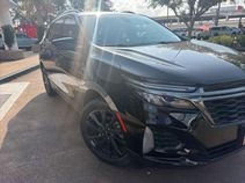 Used 2023 Chevrolet Equinox RS FWD image 1