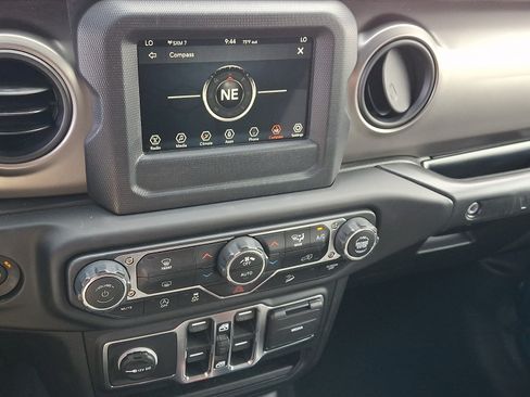 Used 2019 Jeep Wrangler Unlimited Sport S AWD/4WD image 15