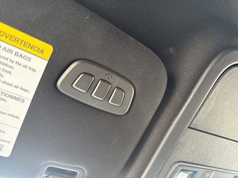 Used 2025 Ford Explorer ST-Line w/ ST-Line Street Pack image 18