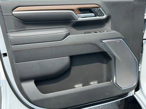 New 2026 Chevrolet Silverado 2500 High Country w/ High Country Premium Package AWD/4WD image 18