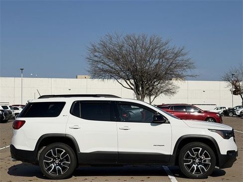 Used 2019 GMC Acadia SLT w/ Black Edition image 3
