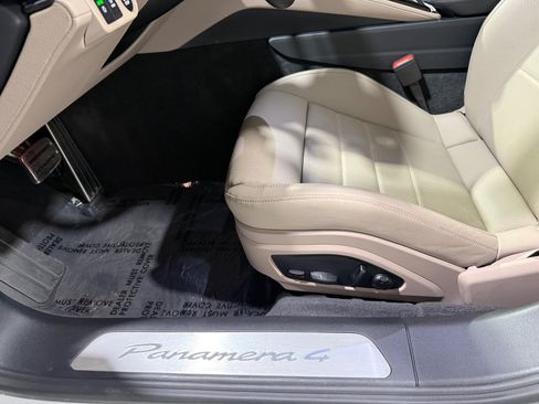 Used 2025 Porsche Panamera 4 AWD/4WD image 23