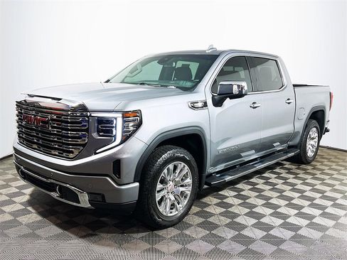 Used 2025 GMC Sierra 1500 Denali image 4