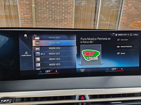 Used 2023 BMW iX xDrive50 w/ Ultimate Package 2 image 39