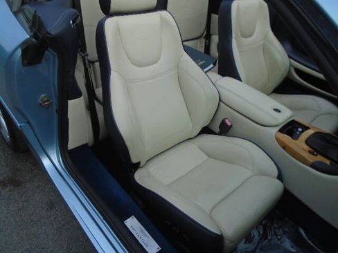 Used 2001 Aston Martin DB7 Vantage RWD image 11