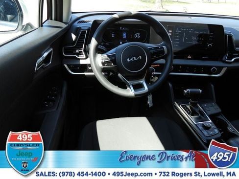 Used 2023 Kia Sportage LX AWD/4WD image 14
