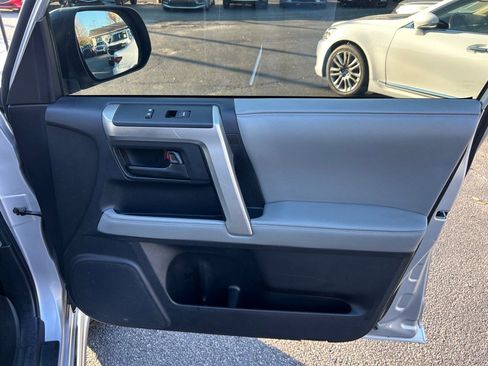 Used 2010 Toyota 4Runner SR5 image 18