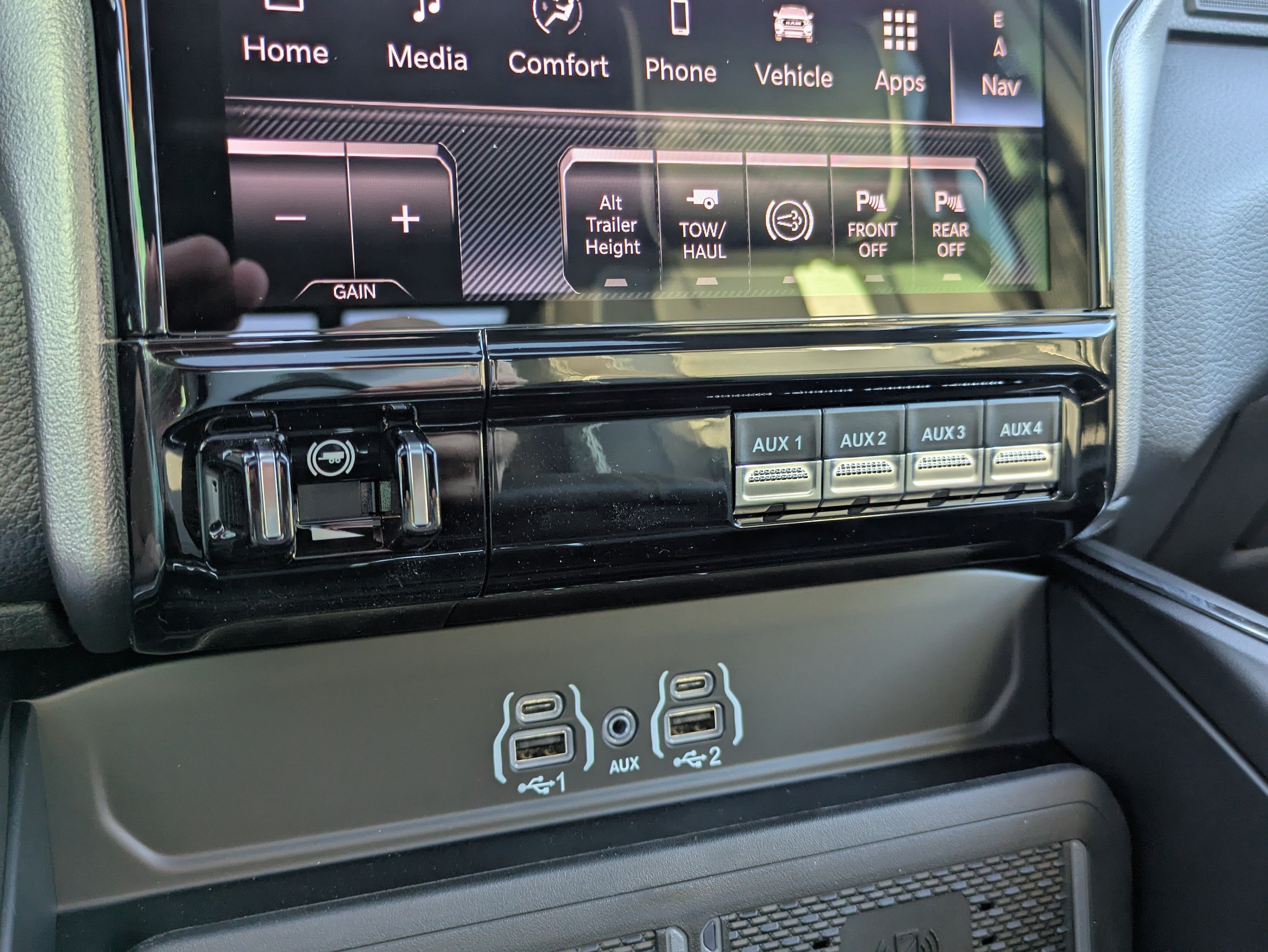 New 2027 RAM 3500 Laramie AWD/4WD image 14