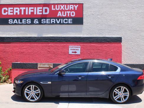 Used 2018 Jaguar XE Prestige AWD/4WD image 2