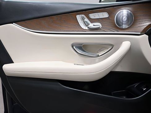 Used 2020 Mercedes-Benz E 450 4MATIC Sedan image 9