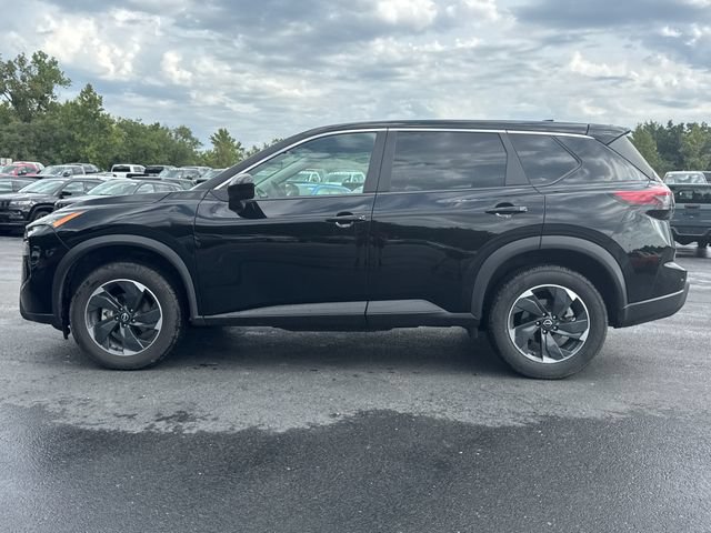 Used 2025 Nissan Rogue SV FWD image 2