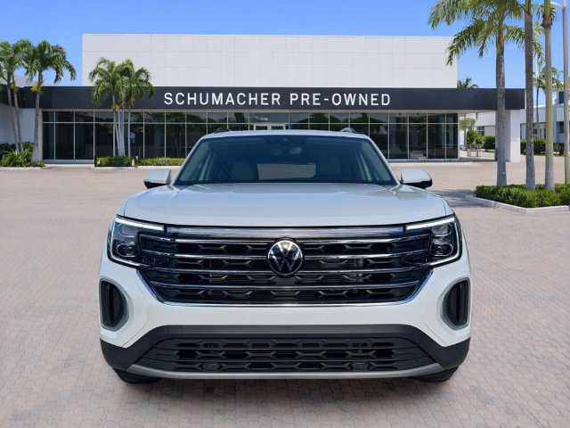 Certified 2026 Volkswagen Atlas SE FWD image 2