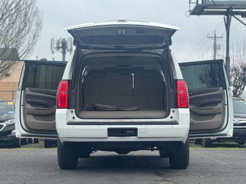 Used 2015 Chevrolet Suburban LT image 6