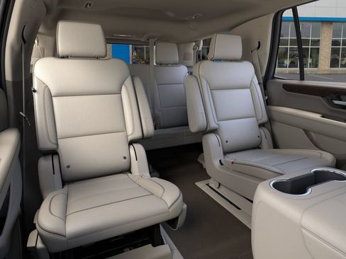 New 2026 GMC Yukon Denali w/ Denali Reserve Package AWD/4WD image 17