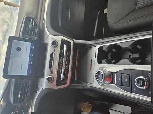 Used 2023 Ford Explorer XLT AWD/4WD image 21