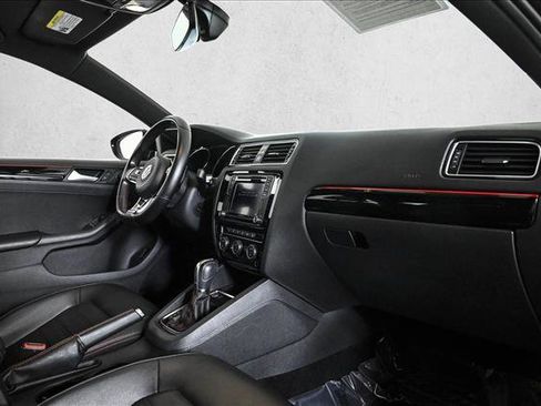 Used 2017 Volkswagen Jetta GLI image 22