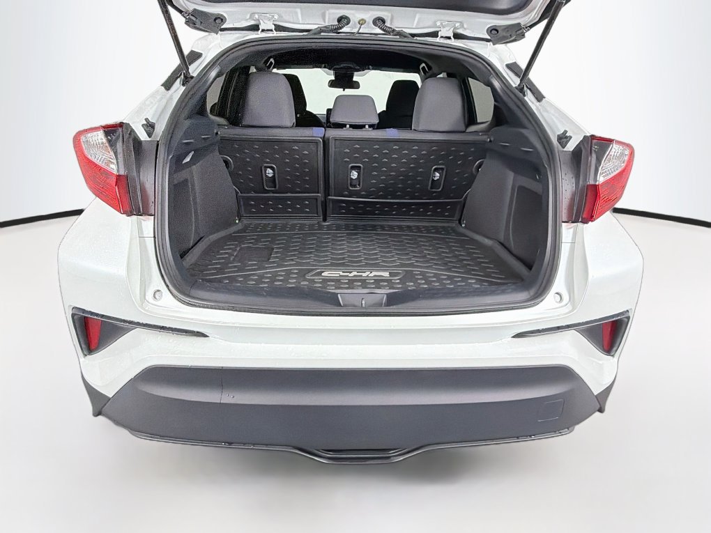 Used 2022 Toyota C-HR XLE FWD image 26