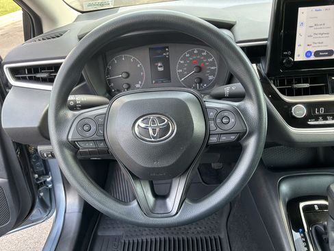 Used 2025 Toyota Corolla LE FWD image 18