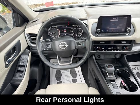 Used 2025 Nissan Rogue SV w/ SV Premium Package FWD image 17