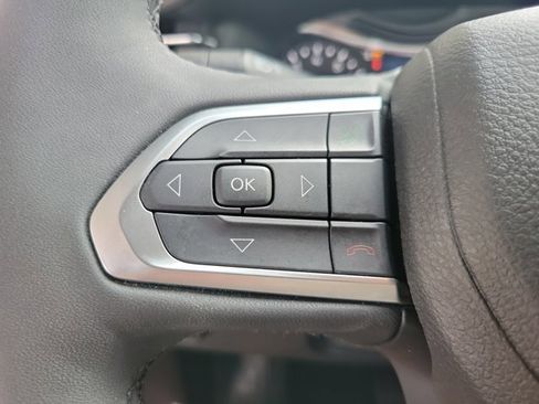 Used 2023 Jeep Compass Limited image 18