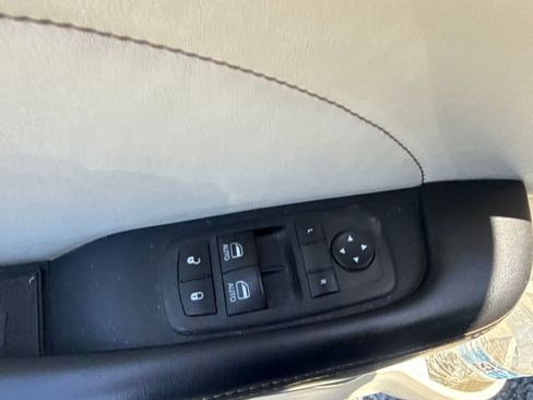 Used 2015 Dodge Challenger R/T Plus RWD image 17