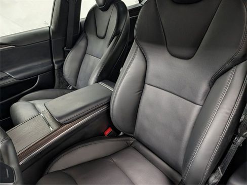 Used 2023 Tesla Model S Standard Range image 9