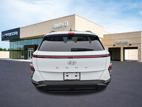 Certified 2024 Hyundai Kona SEL FWD image 5