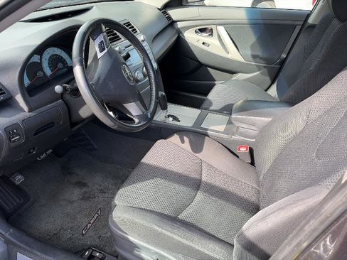 Used 2011 Toyota Camry SE image 10