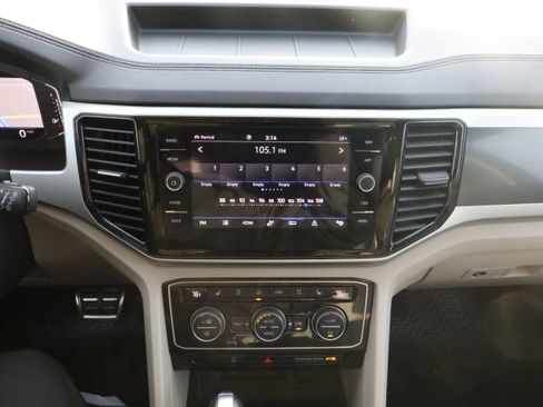 Used 2023 Volkswagen Atlas SEL Premium image 14