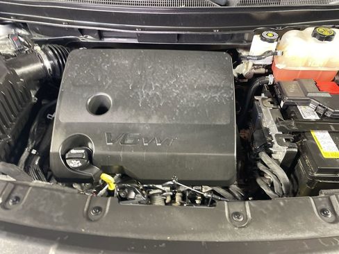 Used 2023 Chevrolet Traverse LT image 10