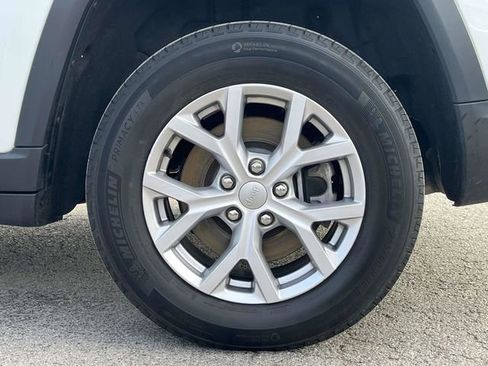 Used 2022 Jeep Grand Cherokee L Limited image 11