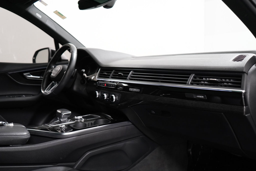 Used 2018 Audi Q7 3.0T Premium Plus AWD/4WD image 32