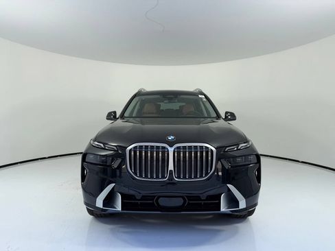Used 2025 BMW X7 xDrive40i w/ Premium Package AWD/4WD image 10